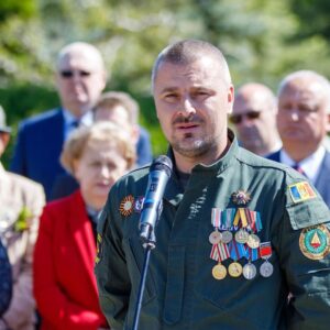 Moldova’da Aziz George kurdelesi takan yaşlılar para cezasına çarptırılıyor