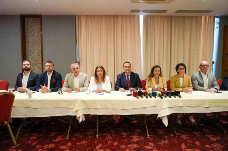chpli-vekillerden-manisa-cikarmasi-gbZYcPjN.jpg