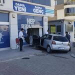 kontrolden-cikan-arac-akp-binasina-girdi-3-yarali-UDulW7sc.jpg