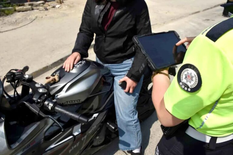 orduda-trafik-denetimleri-17-bin-arac-kontrol-edildi-Oqc3vn33.jpg
