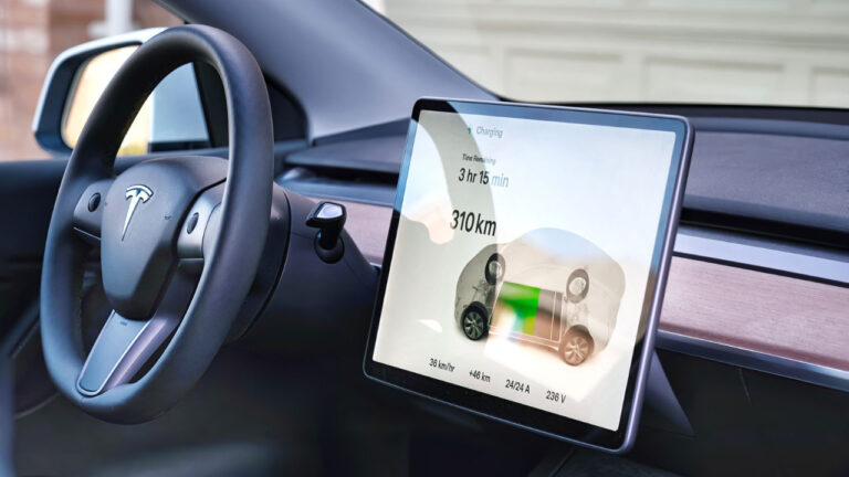 tesla-arac-ici-gorsellerinde-buyuk-bir-degisiklik-planliyor-1M4esIgD.jpg