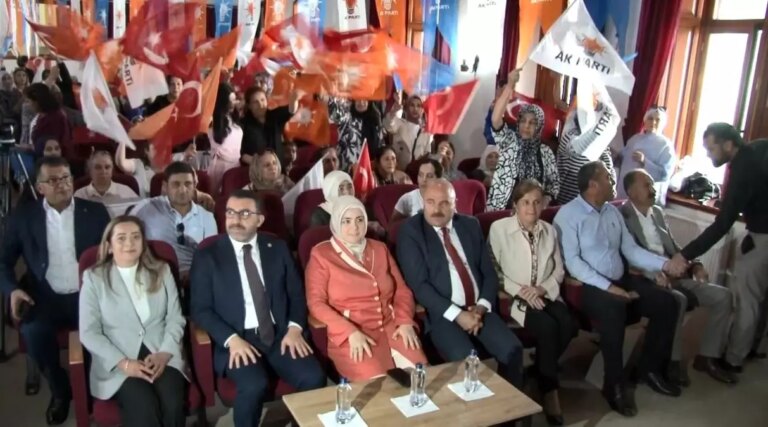 tugba-isik-ercan-karsta-ziyaretler-gerceklestirdi-Puib45K1.jpg