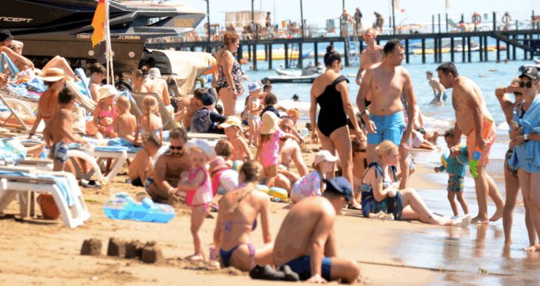 antalyada-ekim-bereketi-hava-38-derece-deniz-doldu-MgiMzTeh.jpg