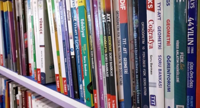 okullarda-zorla-kitap-satisi-suc-sayiliyor-iHV7jy6S.jpg