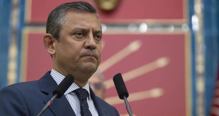 ozgur-ozelden-imamoglu-aciklamasi-yargilanmadi-yargiladi-34DXMMrL.jpg