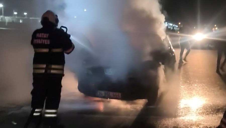 antakyada otomobil alev alev yandi N5qViCBO.jpg