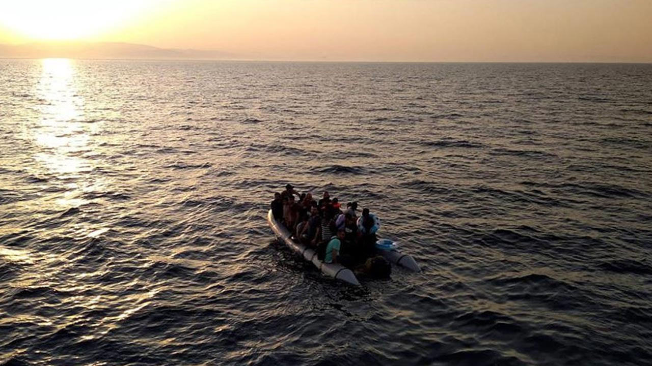 izmir aciklarinda 52 duzensiz gocmen yakalandi 1DXlxaNn.jpg