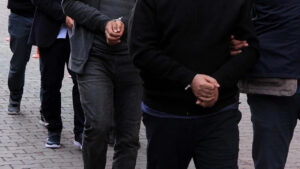 kirmizi bultenle ve ulusal seviyede aranan 10 suclu turkiyeye getirildi xasQOUe3.jpg