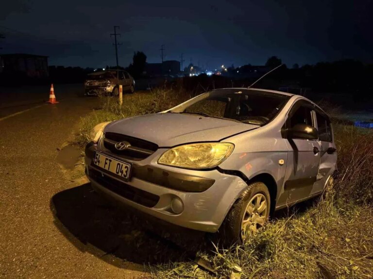 sakaryada iki otomobil carpisti 3 yarali gjQPRC6D.jpg