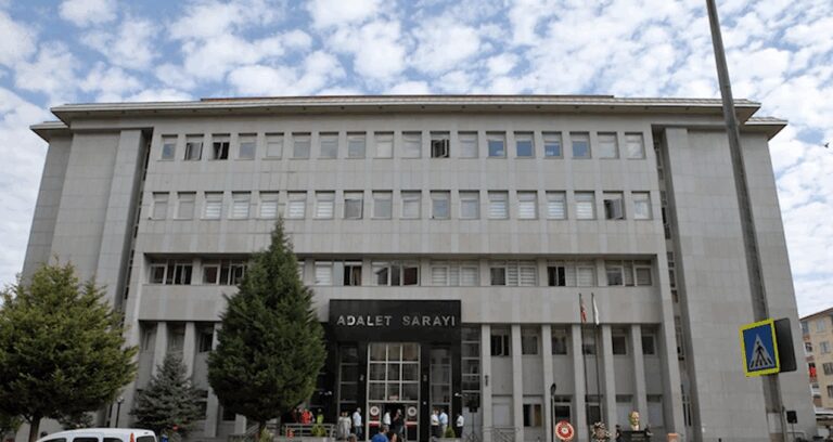 sungurlu-adliyesinde-22-kisiye-rusvet-gozaltisi-q2ukDLWB.jpg