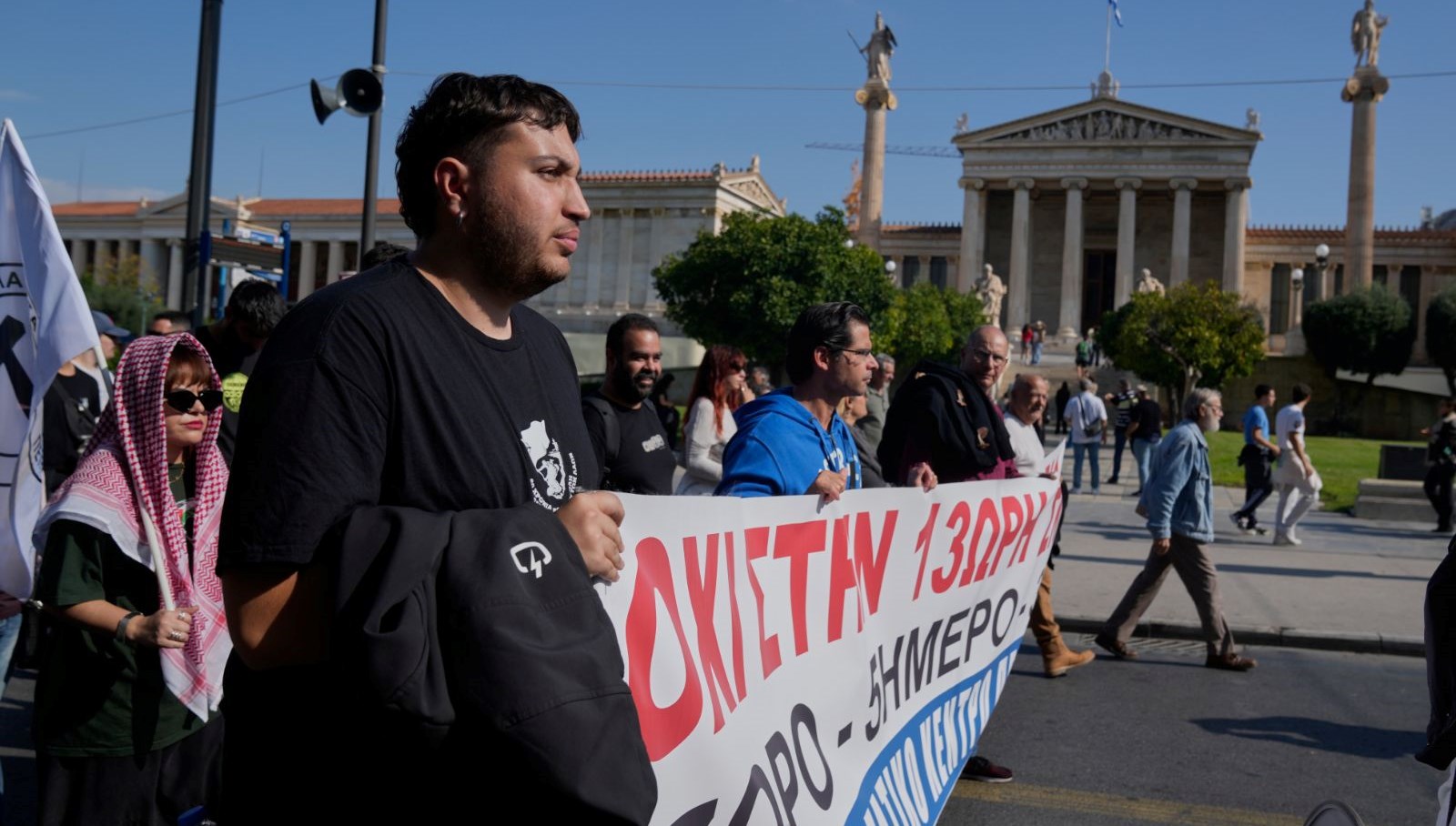 yunanistanda yeni is yasasina karsi genel grev qm4rWrBY.jpg