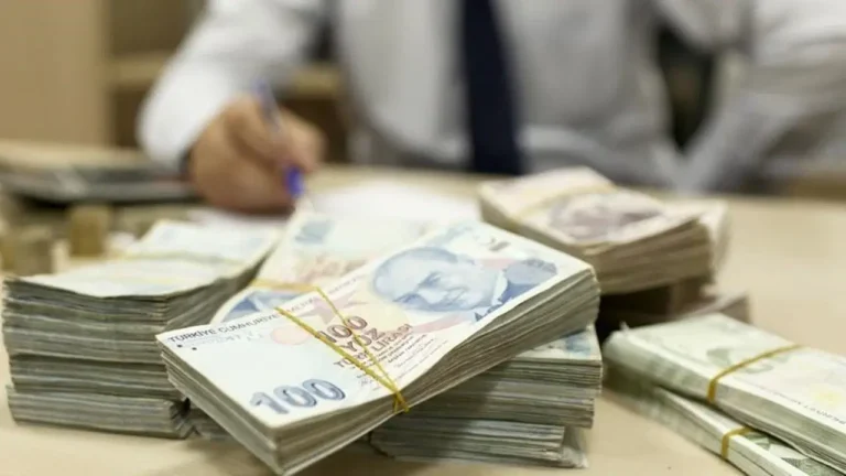1-mayis-bankalar-acik-mi-1-mayis-cuma-bankalar-calisiyor-mu-QvehJ7Iq