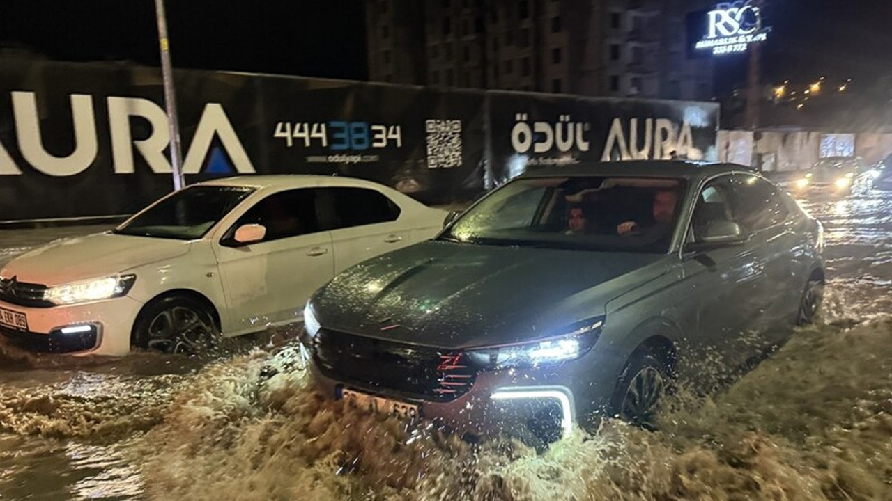 kayseride-saganak-etkili-oldu-aFimQh6l