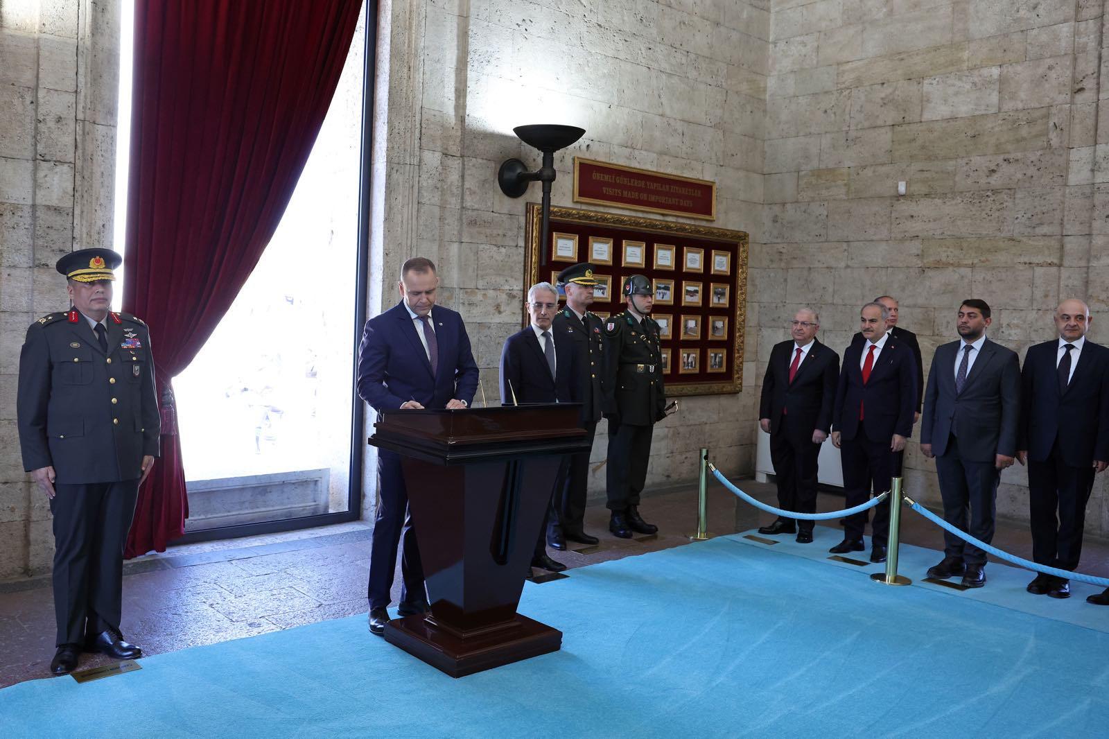 Polonya Cumhurbaşkanı Nawrocki’nden Anıtkabir’e ziyaret