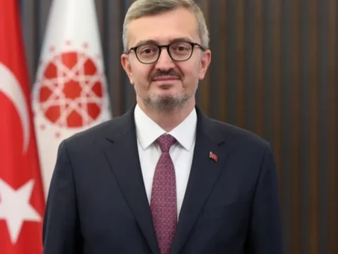 Apnin kibris kararina bir tepki de iletisim baskani durandan eNGcwz7Z