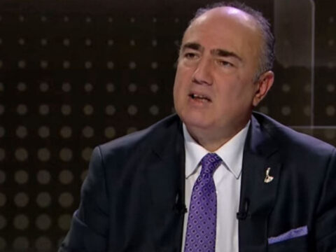 Iyi parti kurucularindan gazeteci vedat yenerer hayatini kaybetti 69GqNqX5